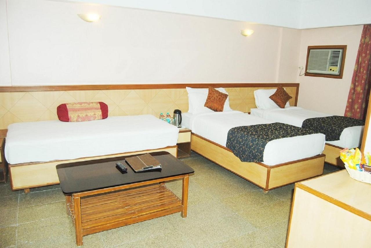 Hotel Abigail Goradia'S Shirdi Ngoại thất bức ảnh